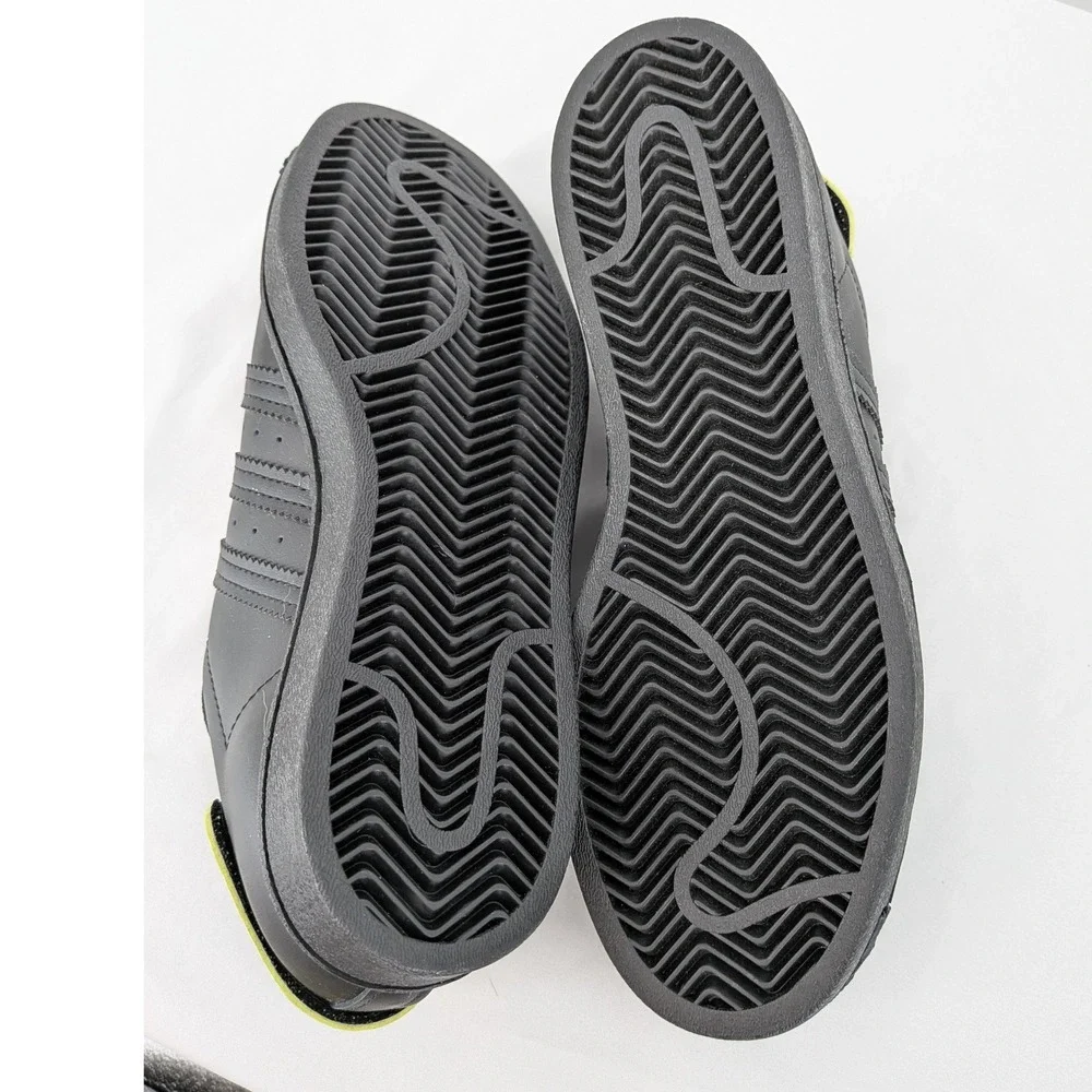 Adidas Superstar Sneakers Men's 5.5/Women's 7 Black Streetwear Classic‎ Glow